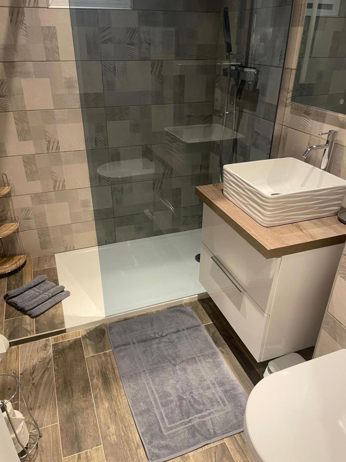 Haut De Villa Vue Mer 3 Pieces Climatise & Wifi 4 A 6 Personnes Pietrosella Kültér fotó